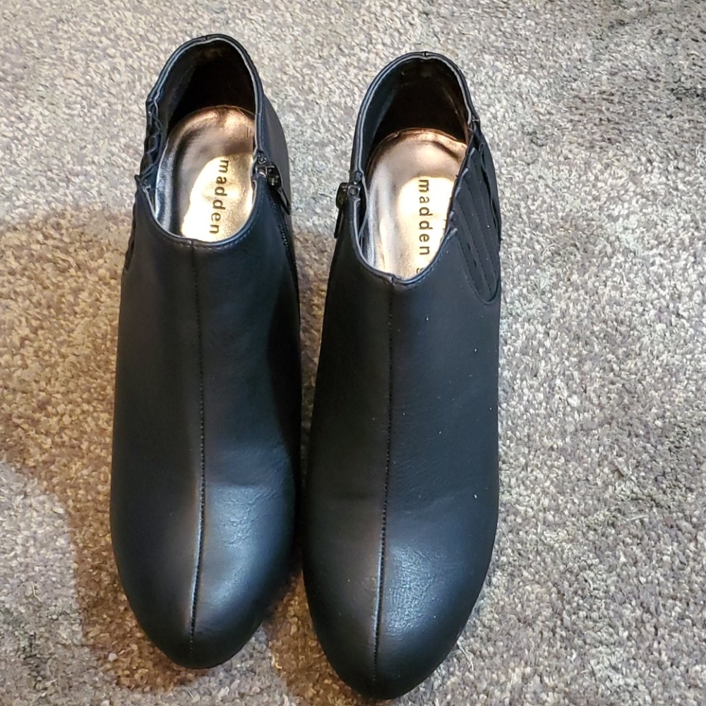 Like new with box Madden Girl heeled boots
